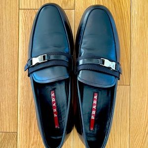 PRADA MEN’S BLACK LEATHER VINTAGE LOAFERS